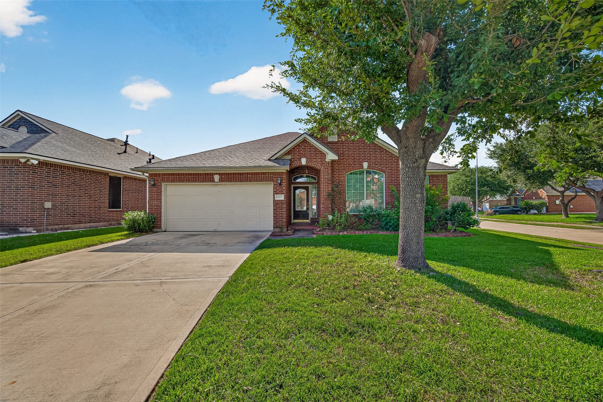 10802 Warner Hollow Court, Sugar Land, TX 77498