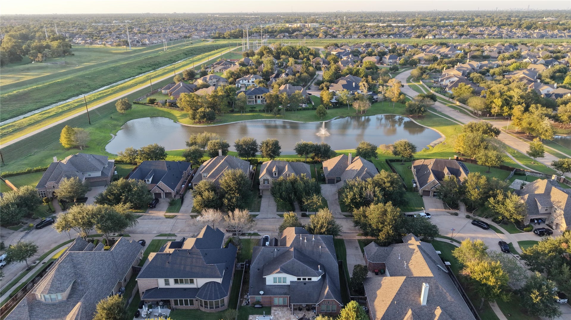 6915 Mountain Creek Lane, Missouri City, TX 77459 6915 Mountain Creek Lane, Missouri City, TX 77459