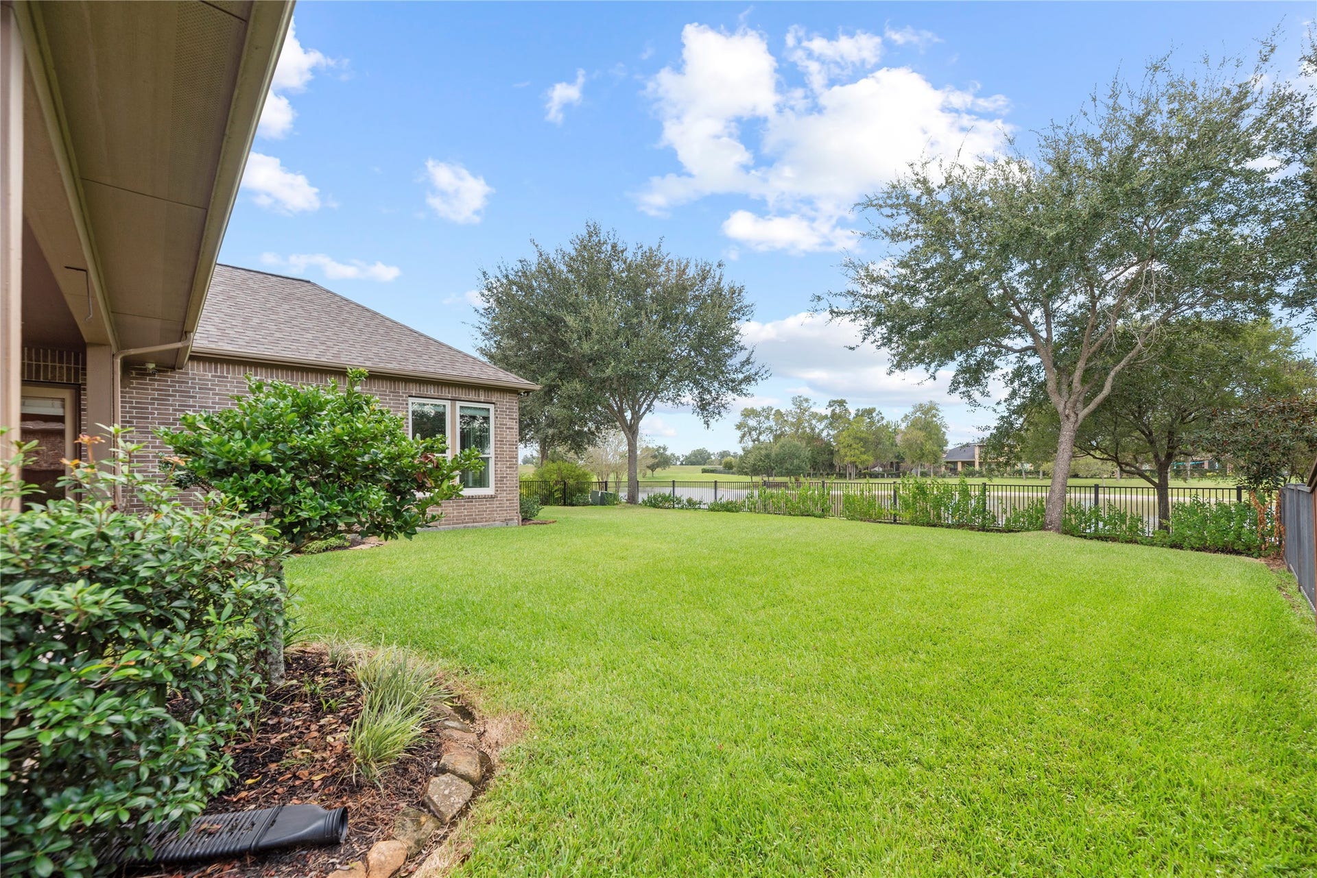 6915 Mountain Creek Lane, Missouri City, TX 77459 6915 Mountain Creek Lane, Missouri City, TX 77459