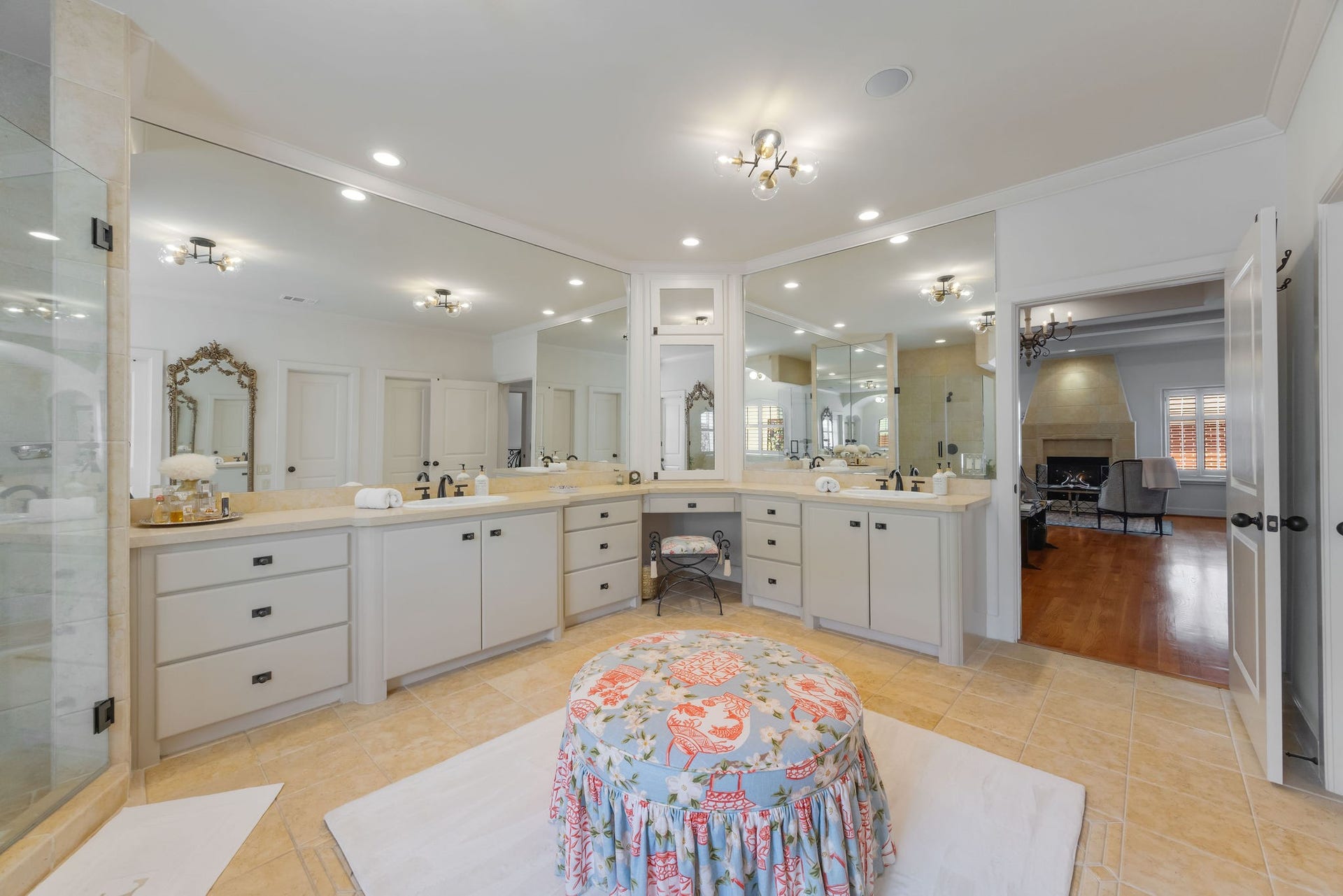 1527 Potomac Drive, Houston, TX 77057 1527 Potomac Drive, Houston, TX 77057