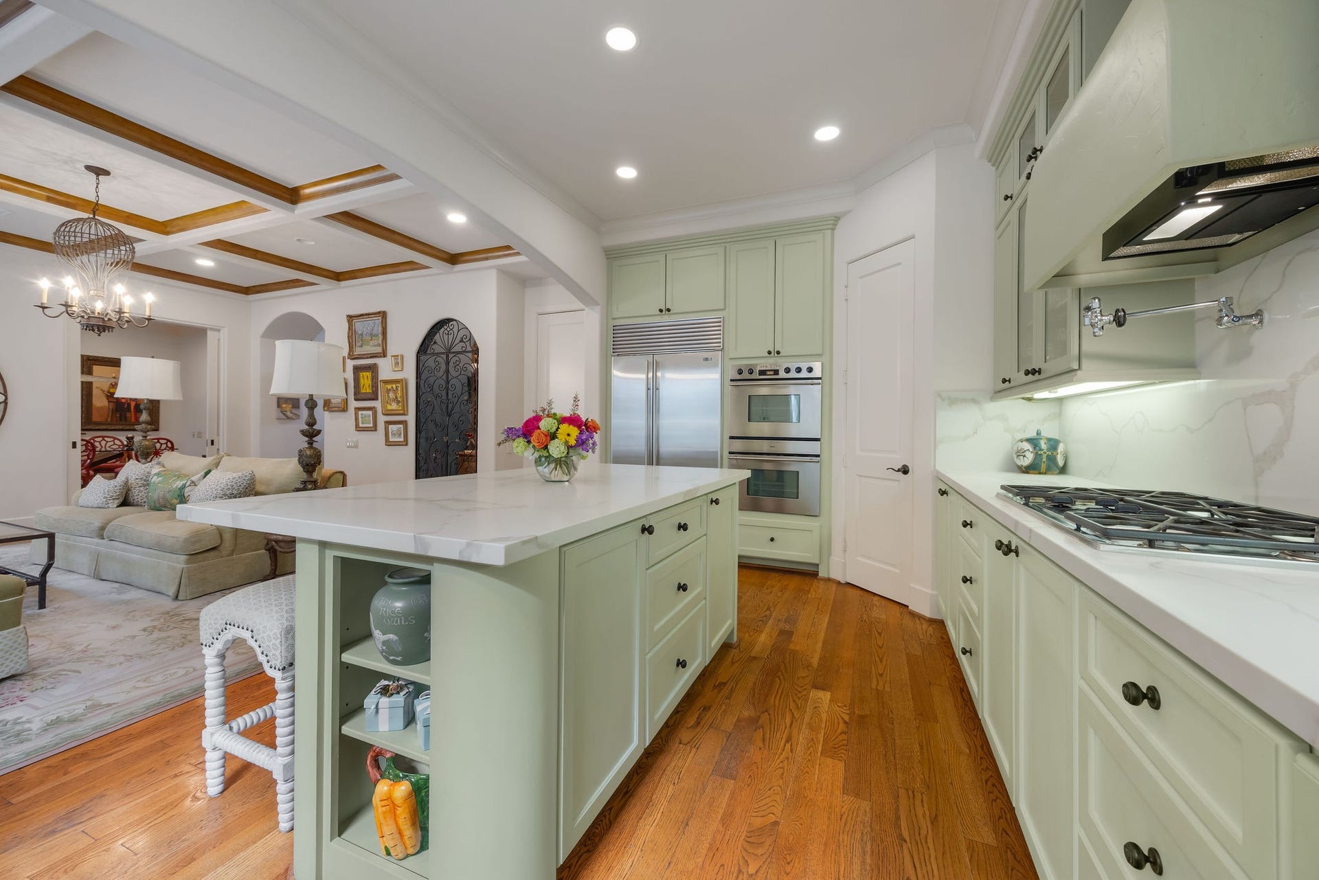 1527 Potomac Drive, Houston, TX 77057 1527 Potomac Drive, Houston, TX 77057