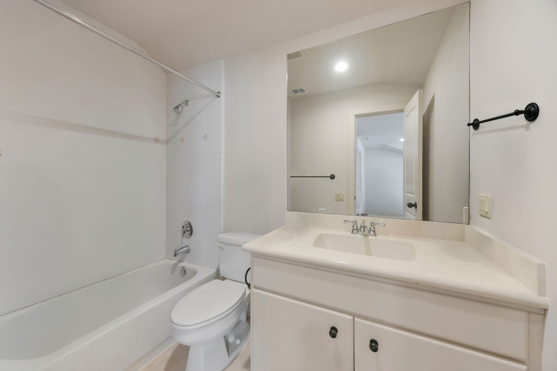 1527 Potomac Drive, Houston, TX 77057 1527 Potomac Drive, Houston, TX 77057