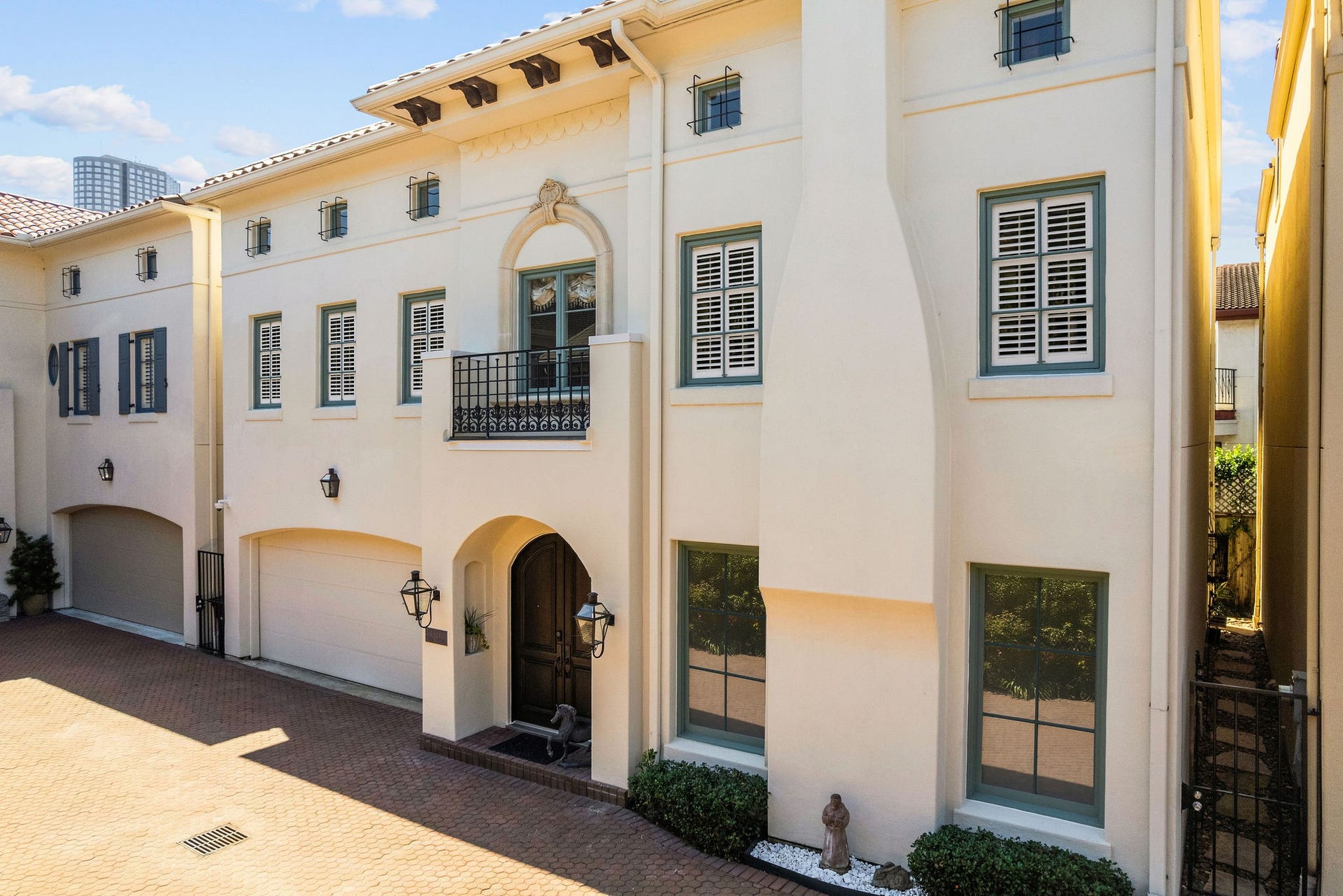 1527 Potomac Drive, Houston, TX 77057 1527 Potomac Drive, Houston, TX 77057