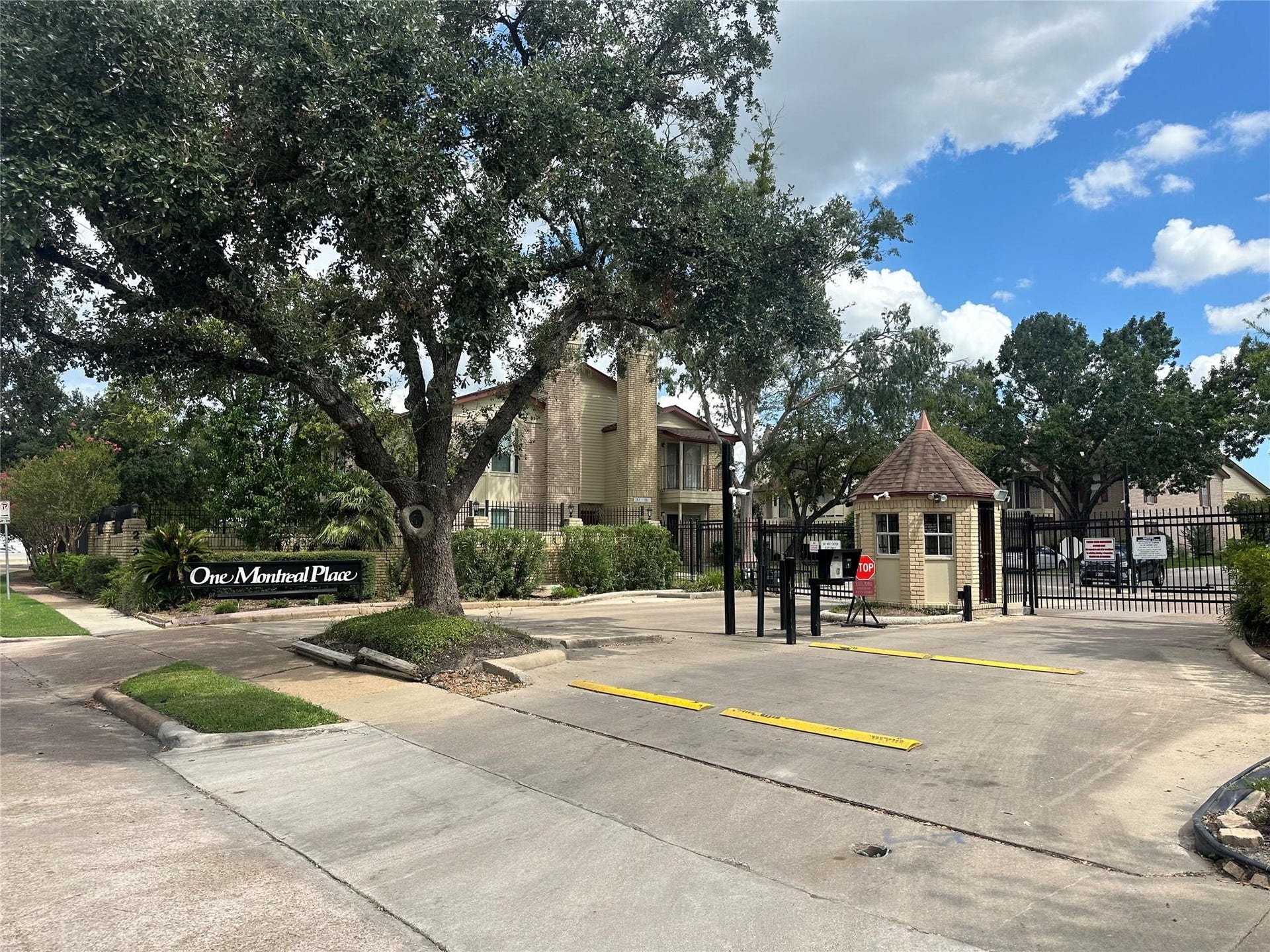 2120 El Paseo Street, #1810, Houston, TX 77054 2120 El Paseo Street, #1810, Houston, TX 77054