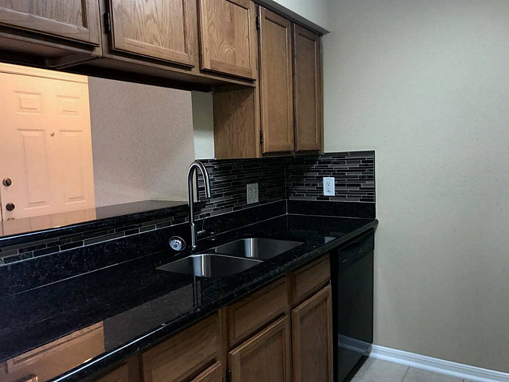 2120 El Paseo Street, #1810, Houston, TX 77054 2120 El Paseo Street, #1810, Houston, TX 77054