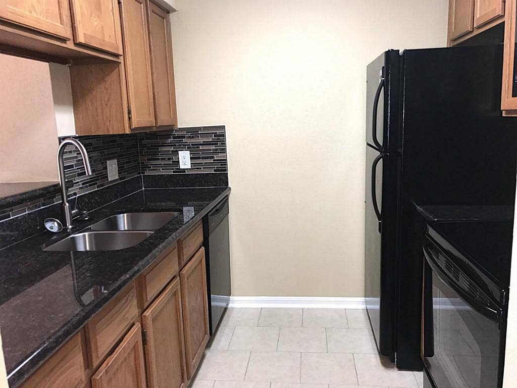2120 El Paseo Street, #1810, Houston, TX 77054 2120 El Paseo Street, #1810, Houston, TX 77054
