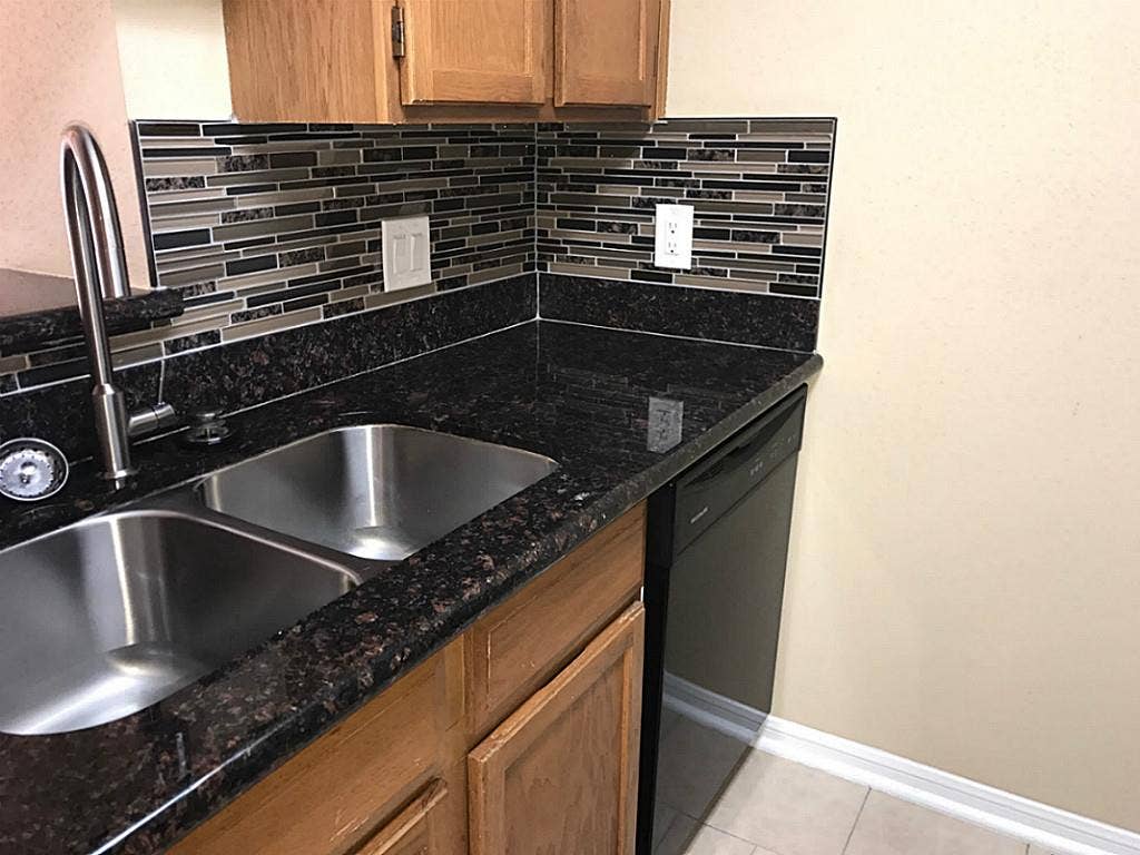2120 El Paseo Street, #1810, Houston, TX 77054 2120 El Paseo Street, #1810, Houston, TX 77054