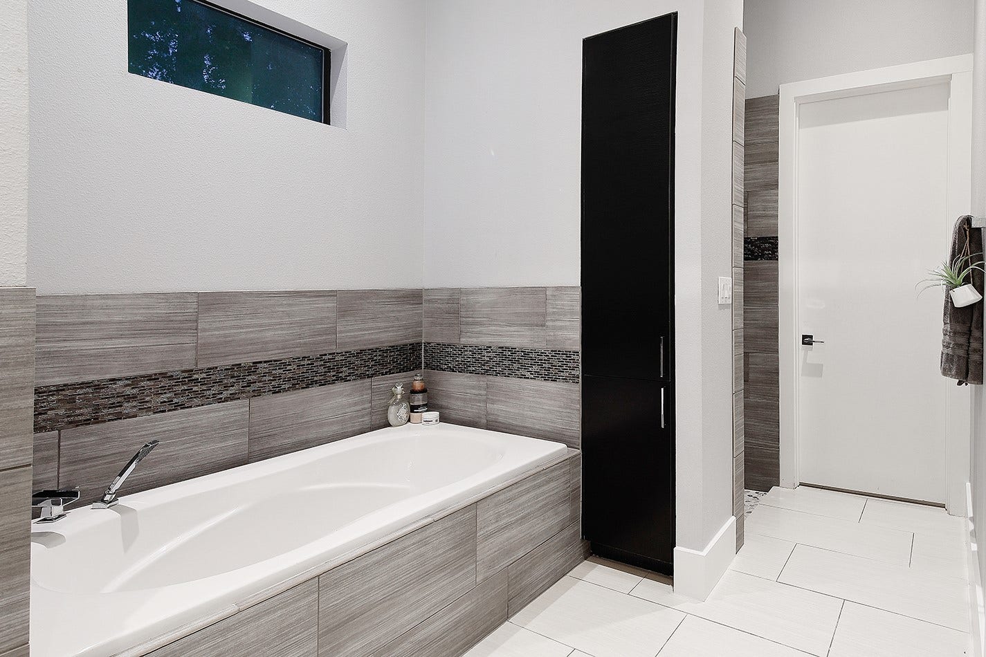 26240 Mcdonald Road, The Woodlands, TX 77380 26240 Mcdonald Road, The Woodlands, TX 77380