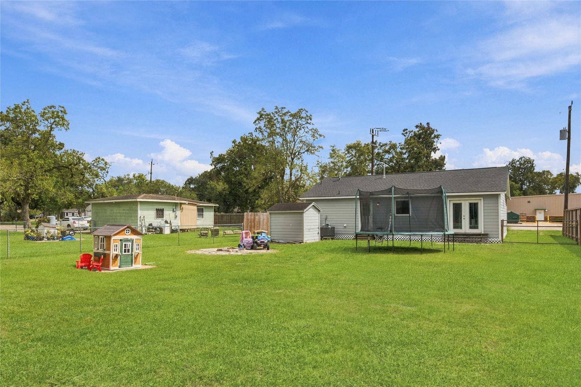 4110 Peck Street, Santa Fe, TX 77517 4110 Peck Street, Santa Fe, TX 77517