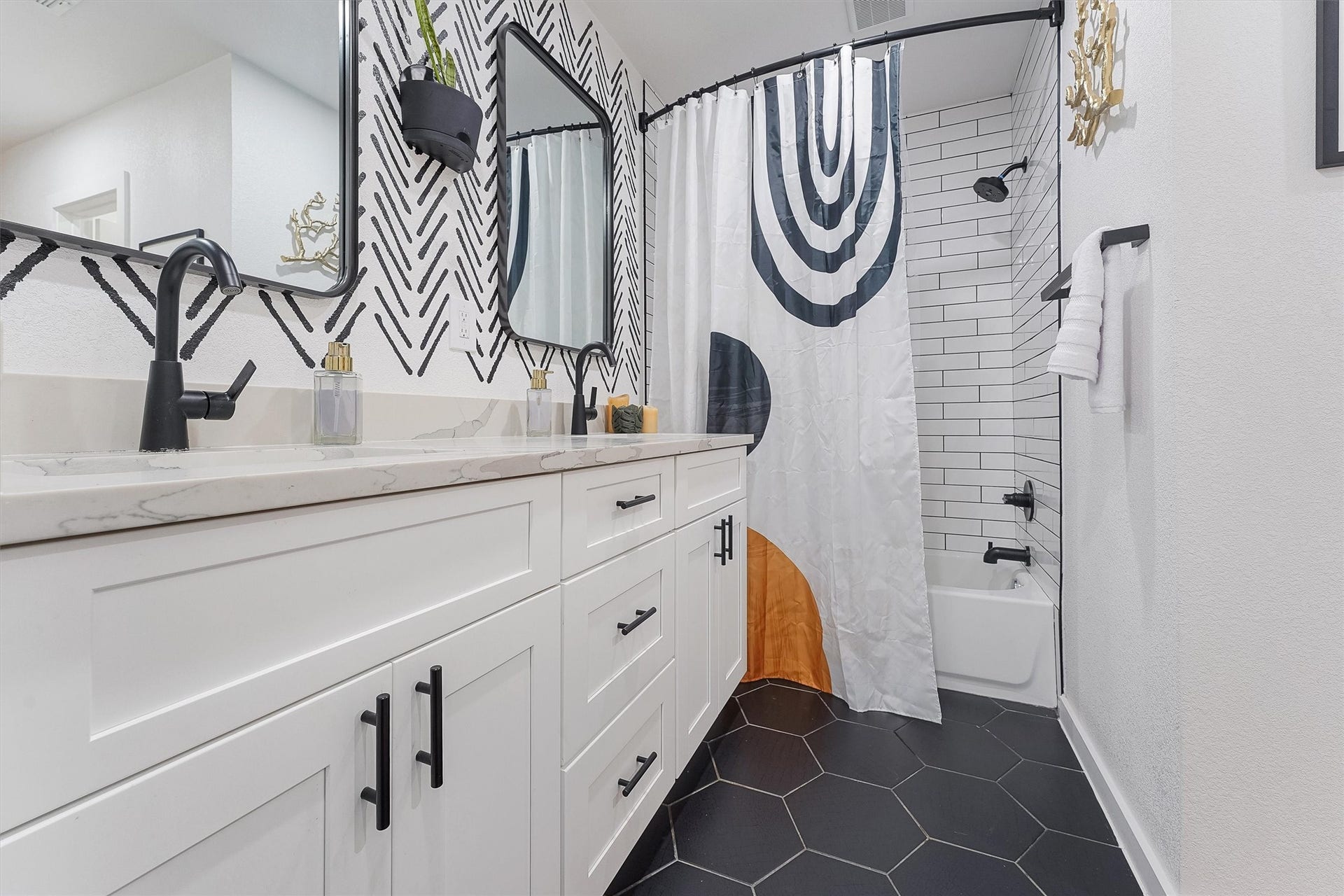 3450 Noah Street, Houston, TX 77021 3450 Noah Street, Houston, TX 77021