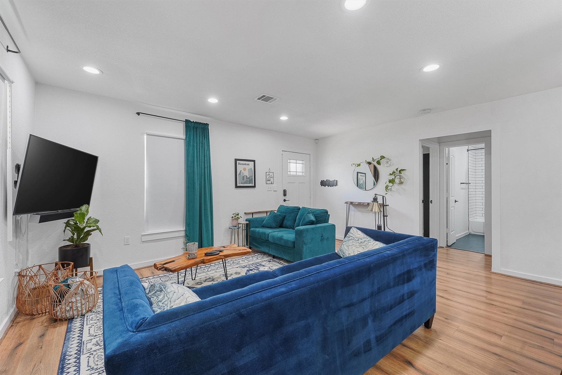3450 Noah Street, Houston, TX 77021 3450 Noah Street, Houston, TX 77021