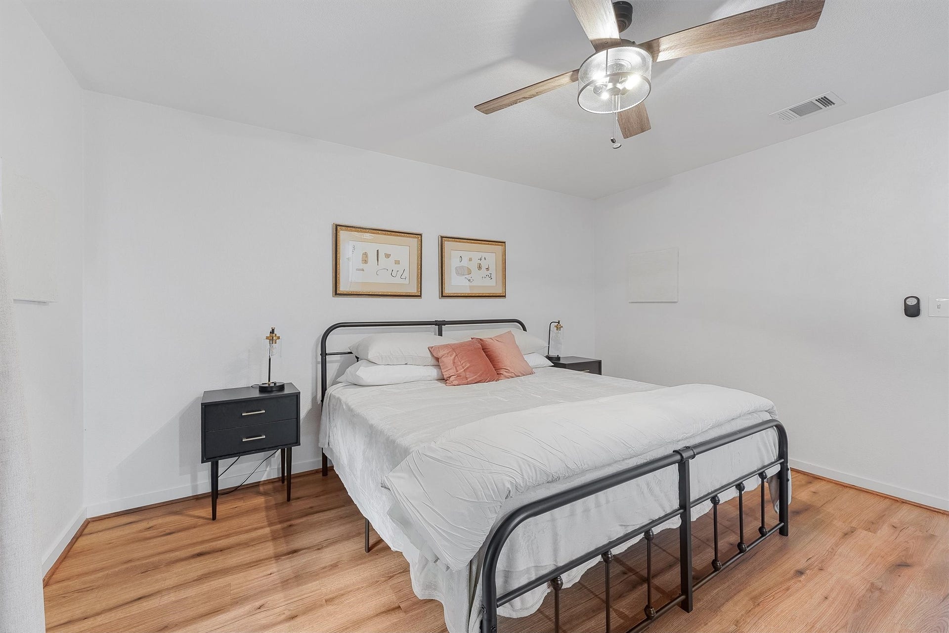 3450 Noah Street, Houston, TX 77021 3450 Noah Street, Houston, TX 77021