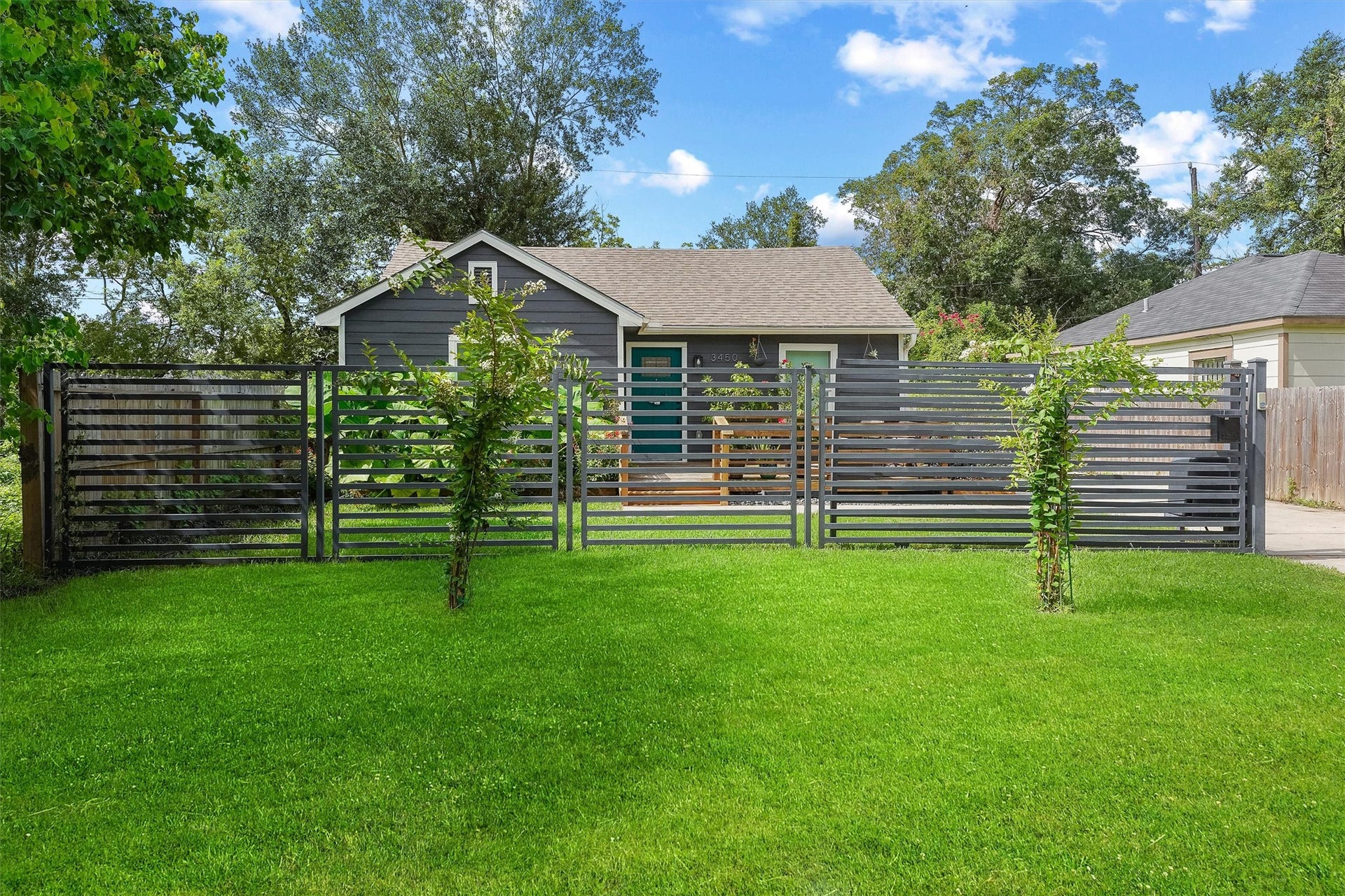 3450 Noah Street, Houston, TX 77021 3450 Noah Street, Houston, TX 77021