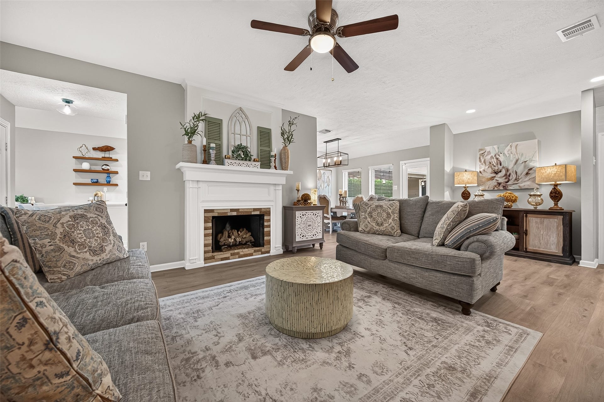 1411 Bittersweet Court, Richmond, TX 77406 Large spacious Family Room
