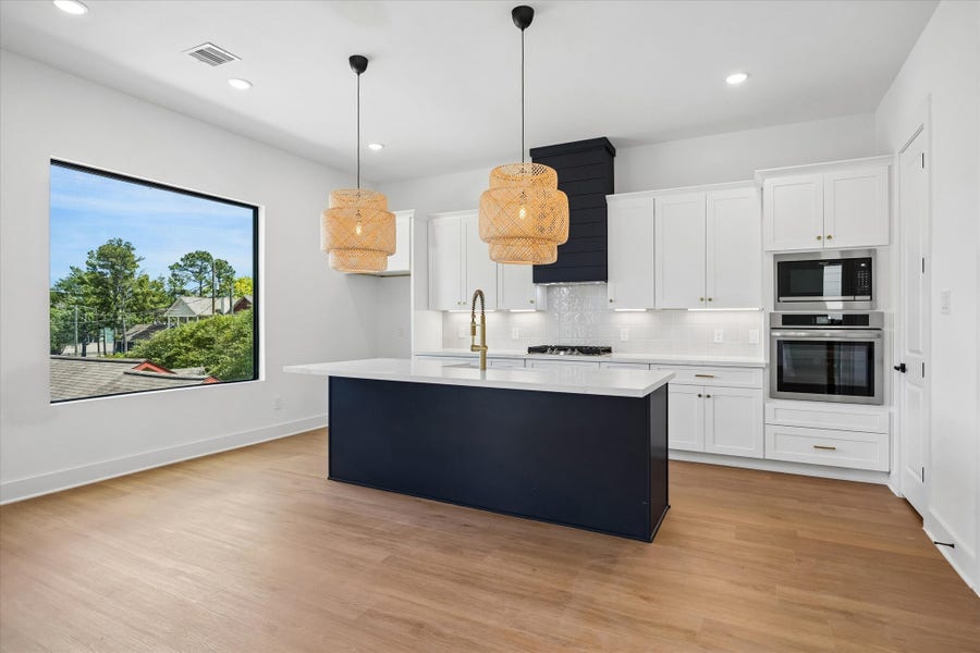 Property photo for 1325 W 22nd Street, Houston, TX