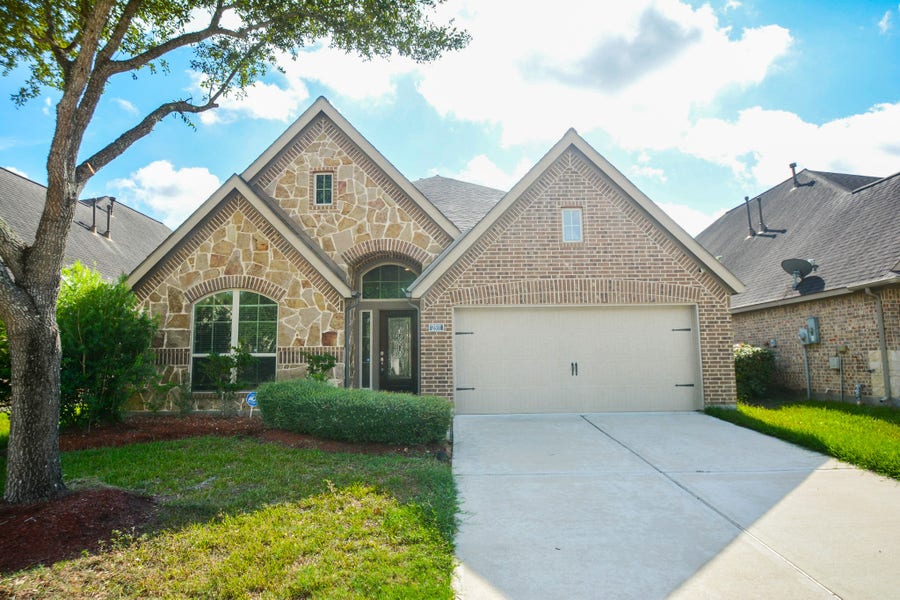 Property photo for 2511 Mountain Sage Drive, Pearland, TX