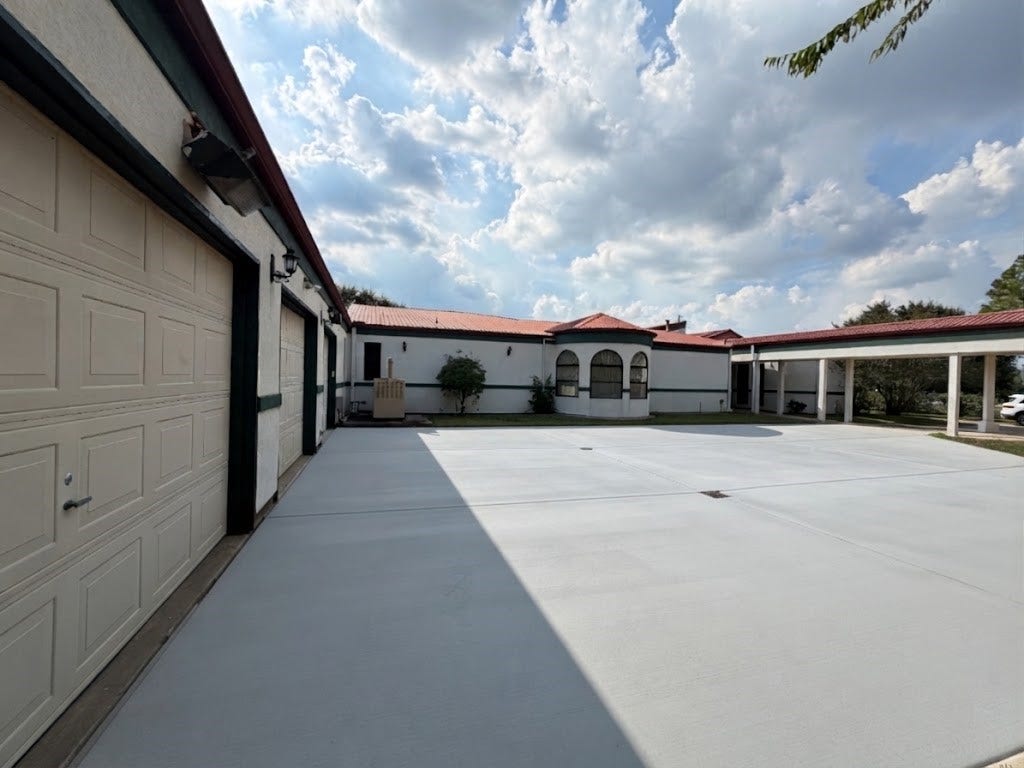 7110 W Mockingbird Lane, Pearland, TX 77584 7110 W Mockingbird Lane, Pearland, TX 77584
