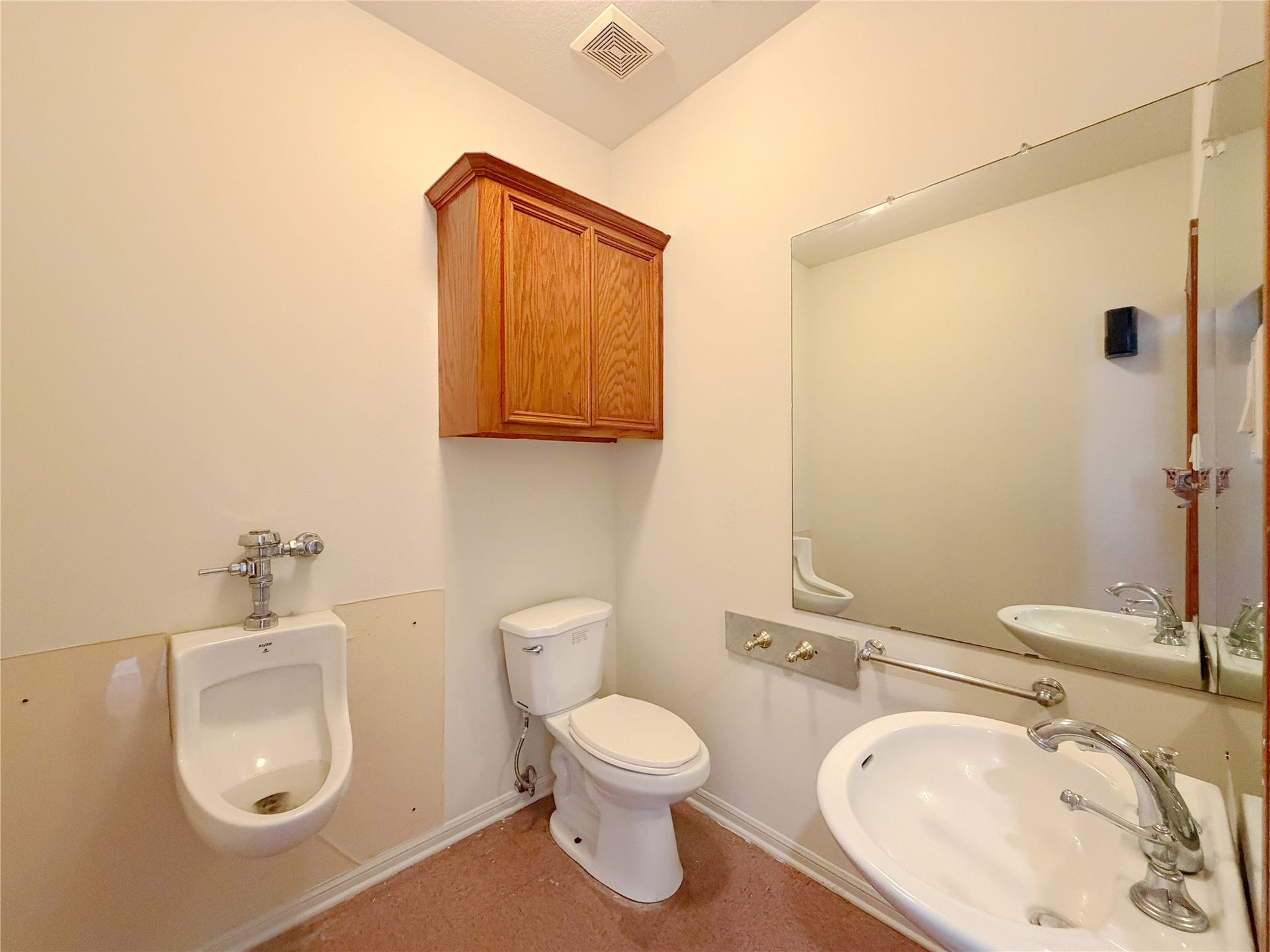7110 W Mockingbird Lane, Pearland, TX 77584 7110 W Mockingbird Lane, Pearland, TX 77584