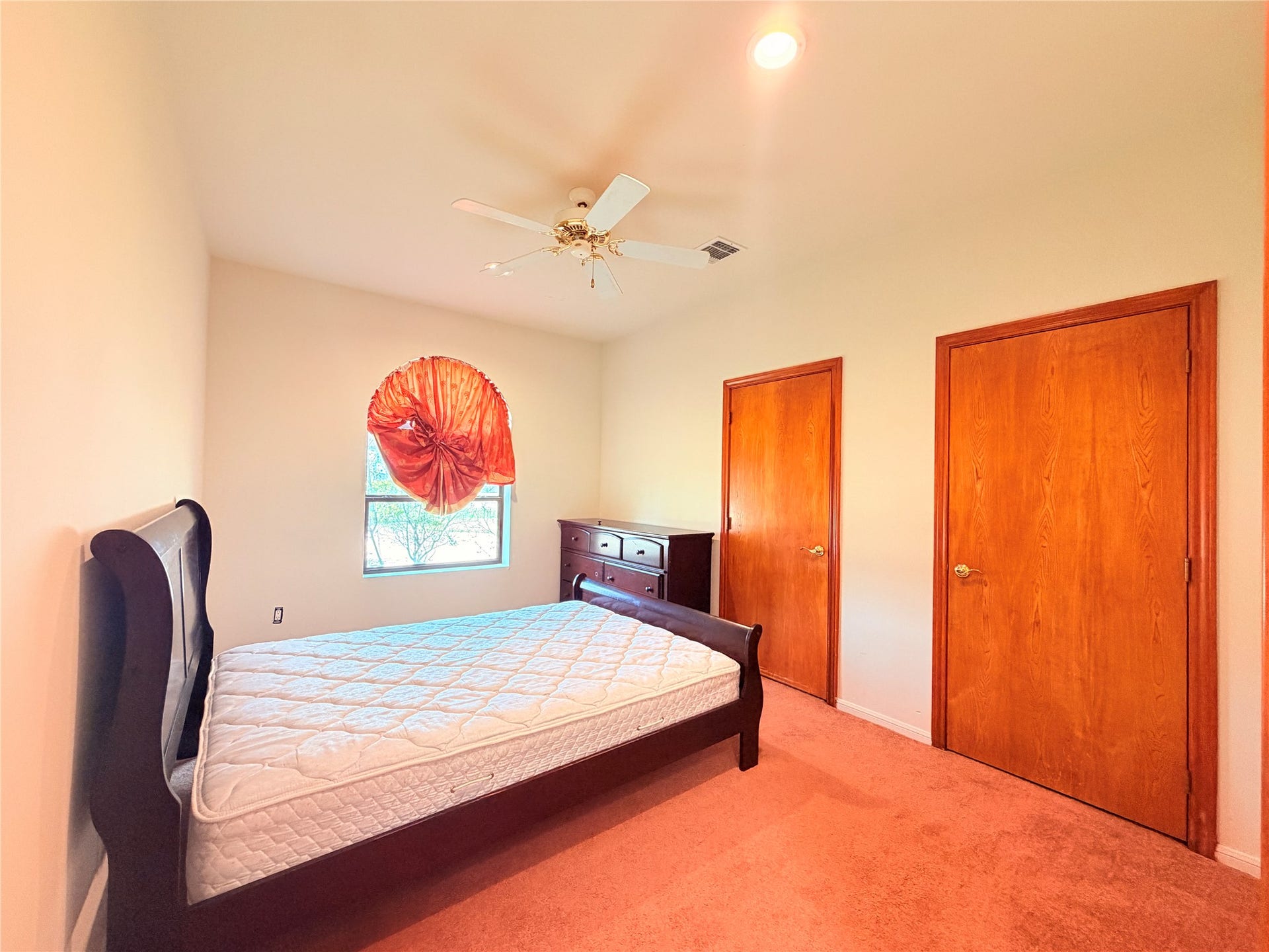 7110 W Mockingbird Lane, Pearland, TX 77584 7110 W Mockingbird Lane, Pearland, TX 77584