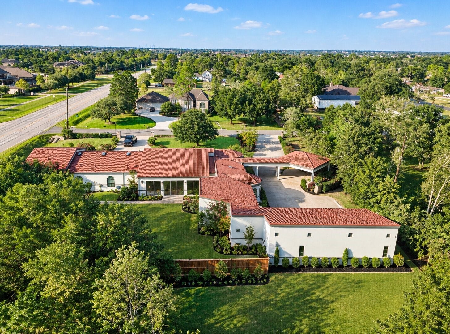 7110 W Mockingbird Lane, Pearland, TX 77584 7110 W Mockingbird Lane, Pearland, TX 77584