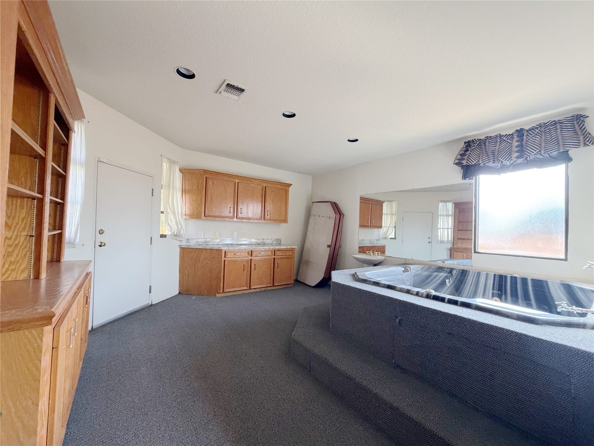 7110 W Mockingbird Lane, Pearland, TX 77584 7110 W Mockingbird Lane, Pearland, TX 77584