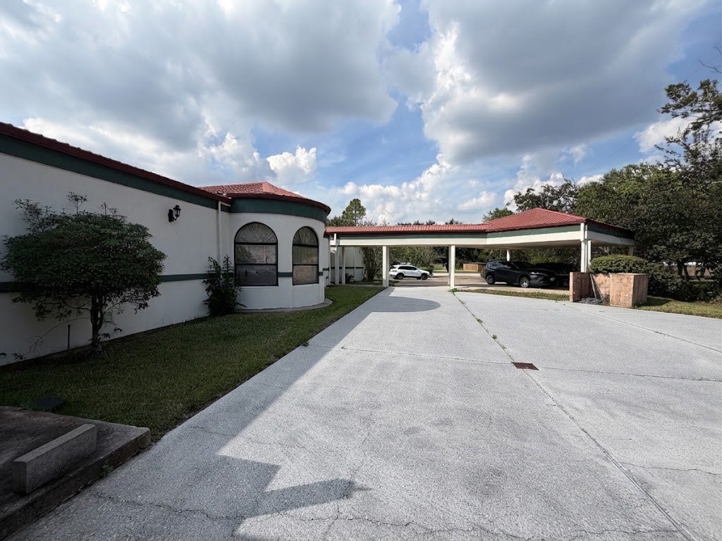 7110 W Mockingbird Lane, Pearland, TX 77584 7110 W Mockingbird Lane, Pearland, TX 77584