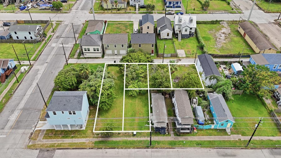 Property photo for 3905-3913 Winnie Street, Galveston, TX