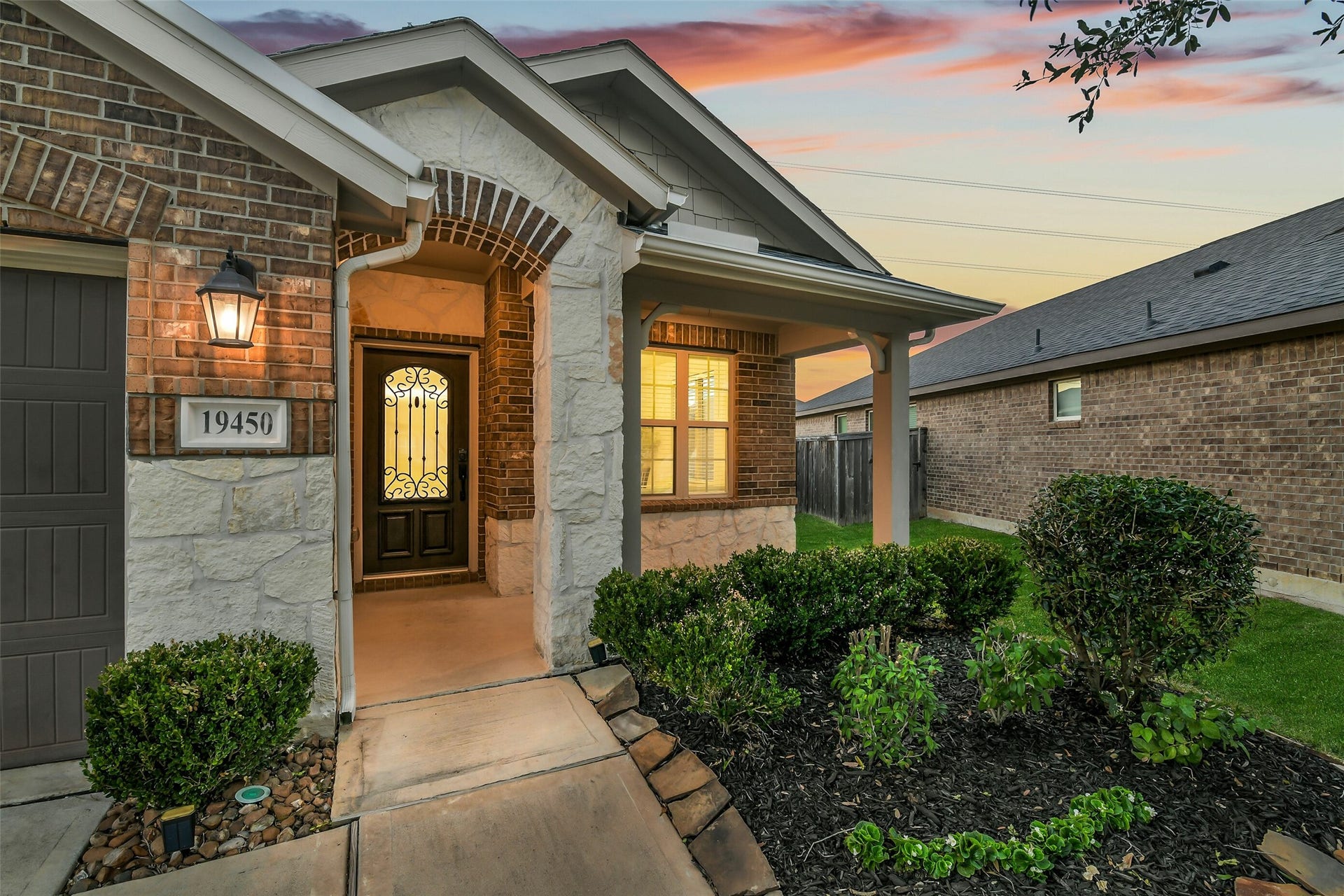 19450 Tobiano Park Drive, Tomball, TX 77377 With beautifully maintained landscaping, this home is sure to please! Welcome home!