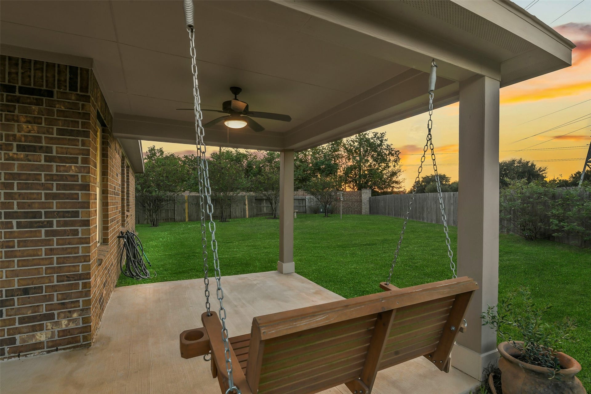 19450 Tobiano Park Drive, Tomball, TX 77377 19450 Tobiano Park Drive, Tomball, TX 77377