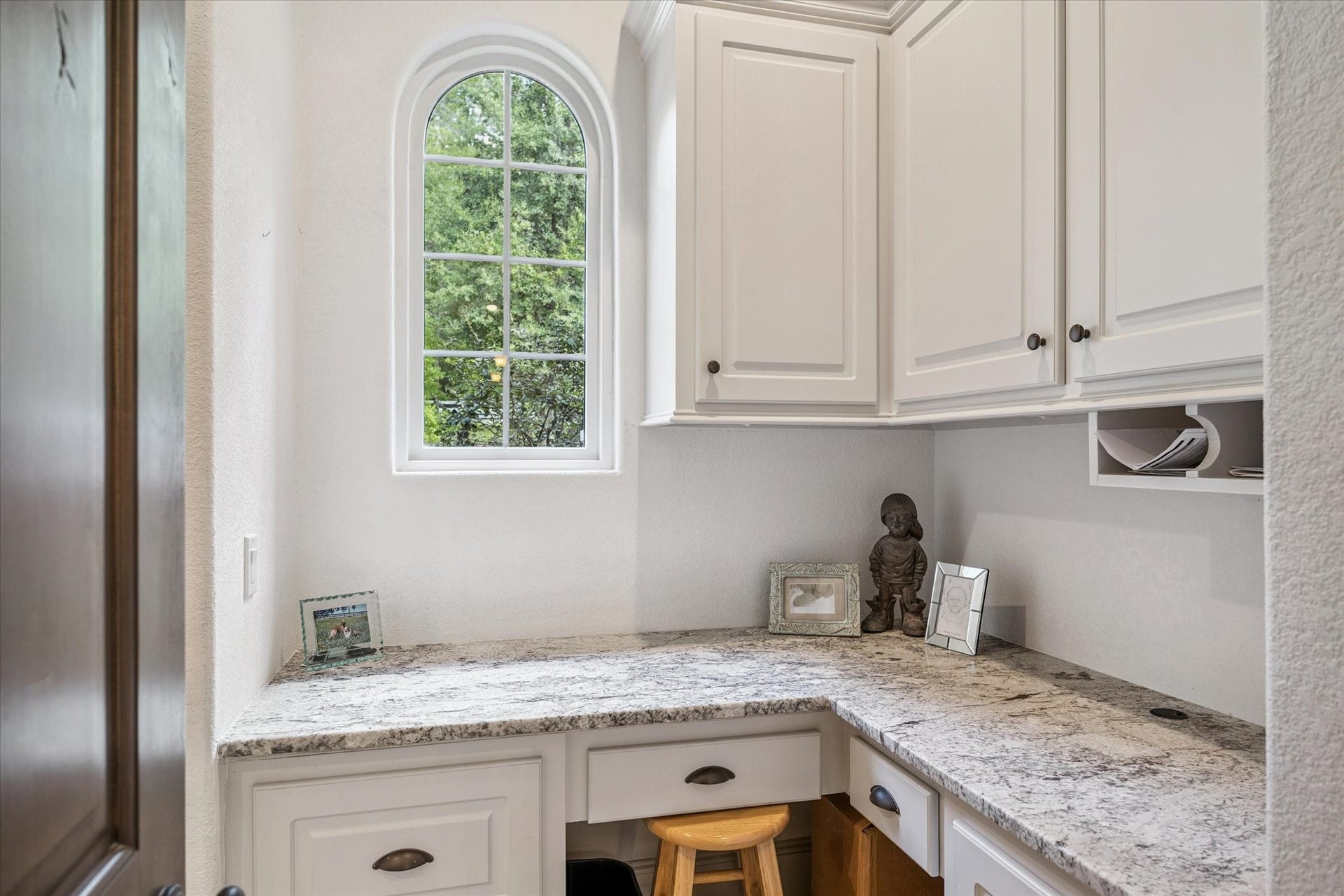 Desk nook off of kitchen perfect for a second office