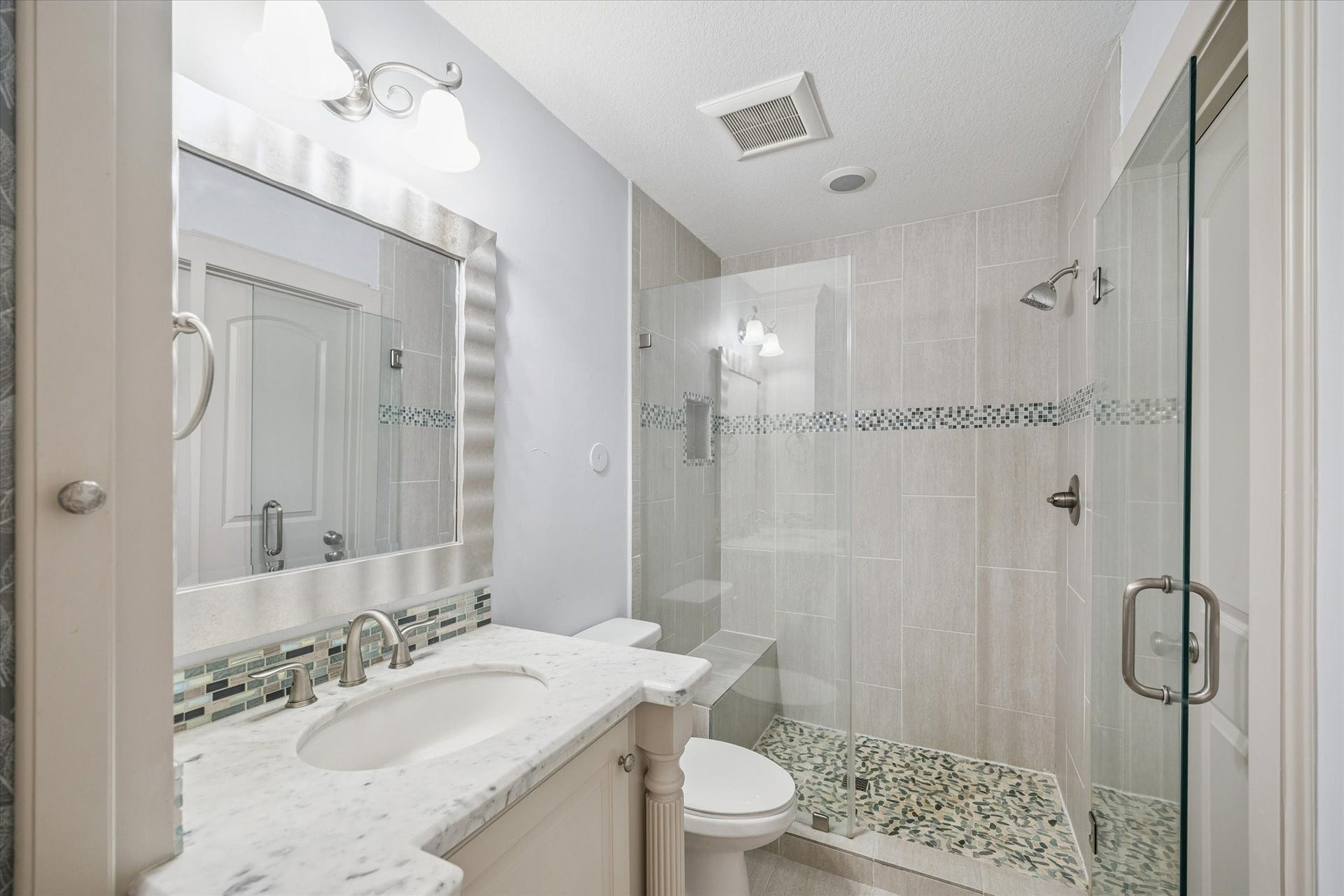 Third bedroom en-suite bathroom