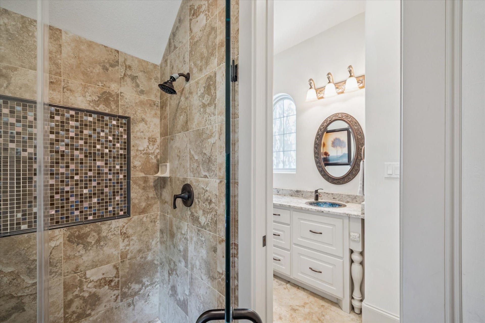 En-suite bathroom for secondary bedroom on first floor