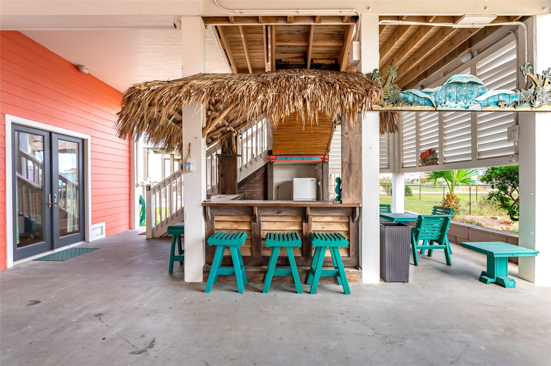 Tiki bar