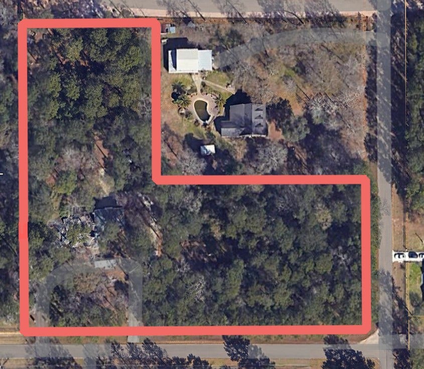 Property outline is approximate and provided for general reference only, not a survey or an exact depiction of property boundaries.