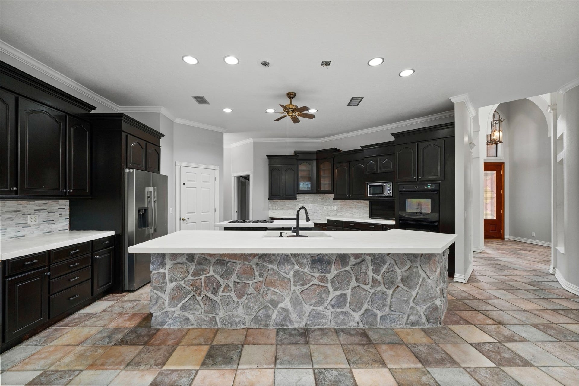 10331 Happy Trail, Conroe, TX 77384