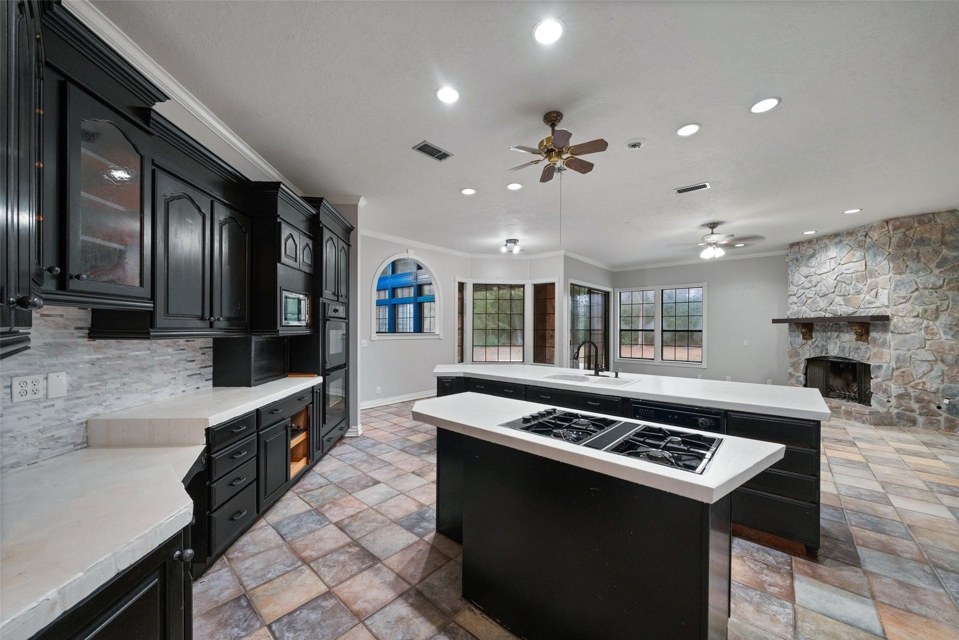 10331 Happy Trail, Conroe, TX 77384