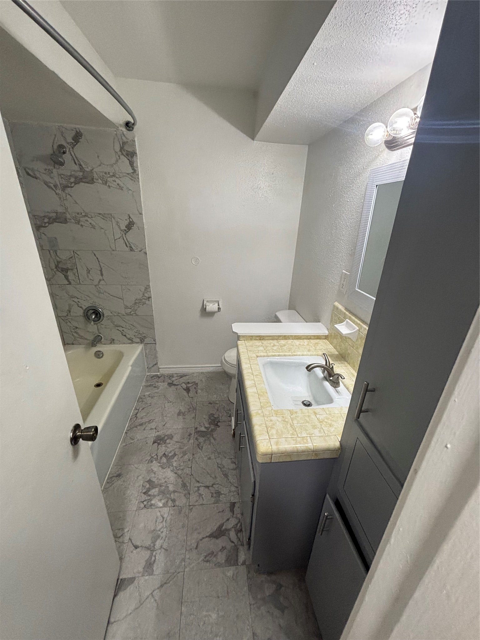 11831 Fm 1764 Road, Santa Fe, TX 77510 Main bathroom