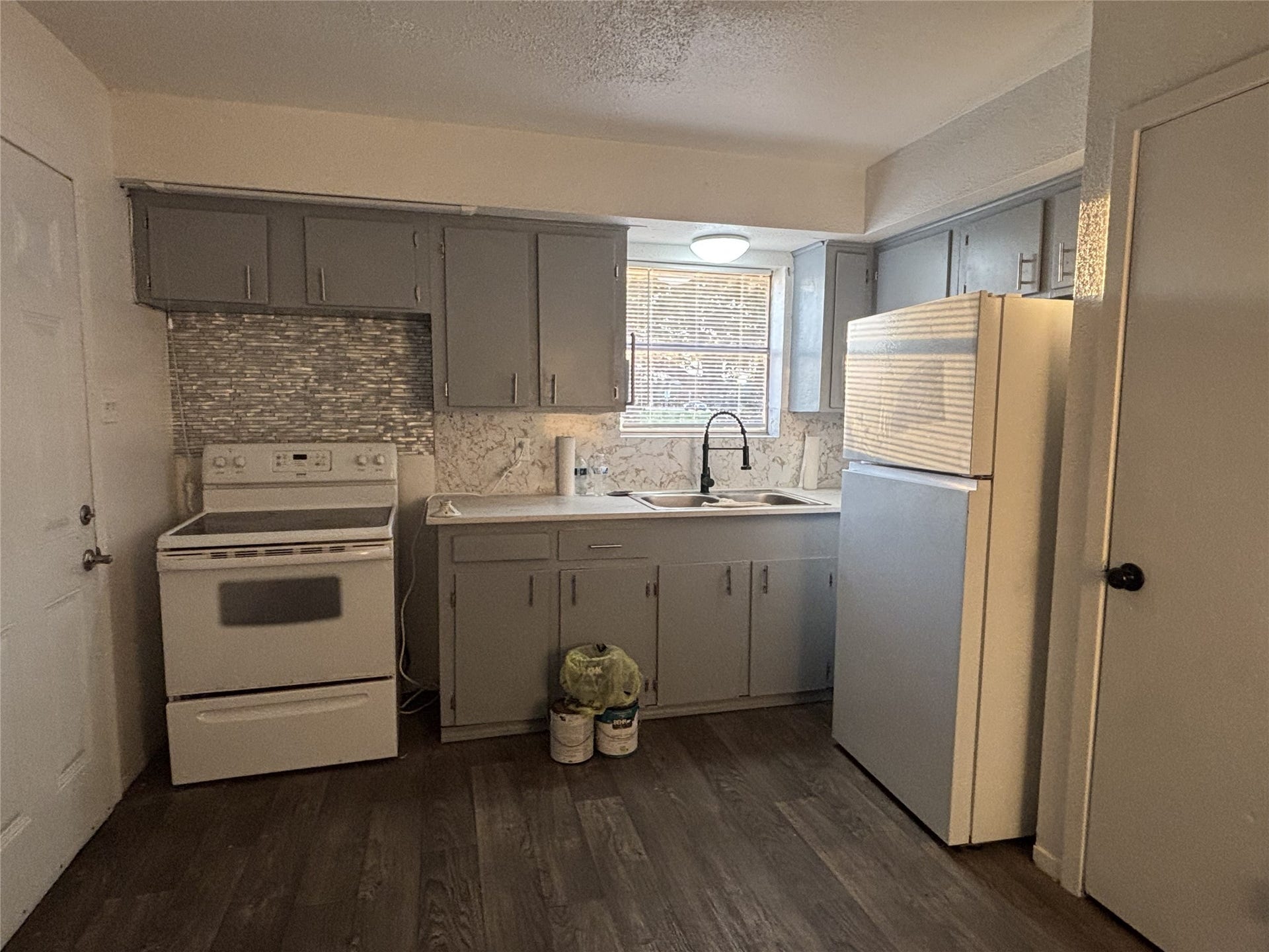11831 Fm 1764 Road, Santa Fe, TX 77510 Kitchen with electric stove