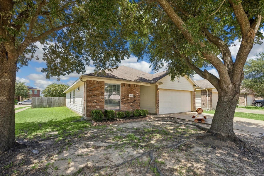 Property photo for 19538 Aventine Plantation Drive, Katy, TX