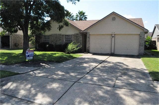 Property photo for 2119 Fountain Drive, Sugar Land, TX
