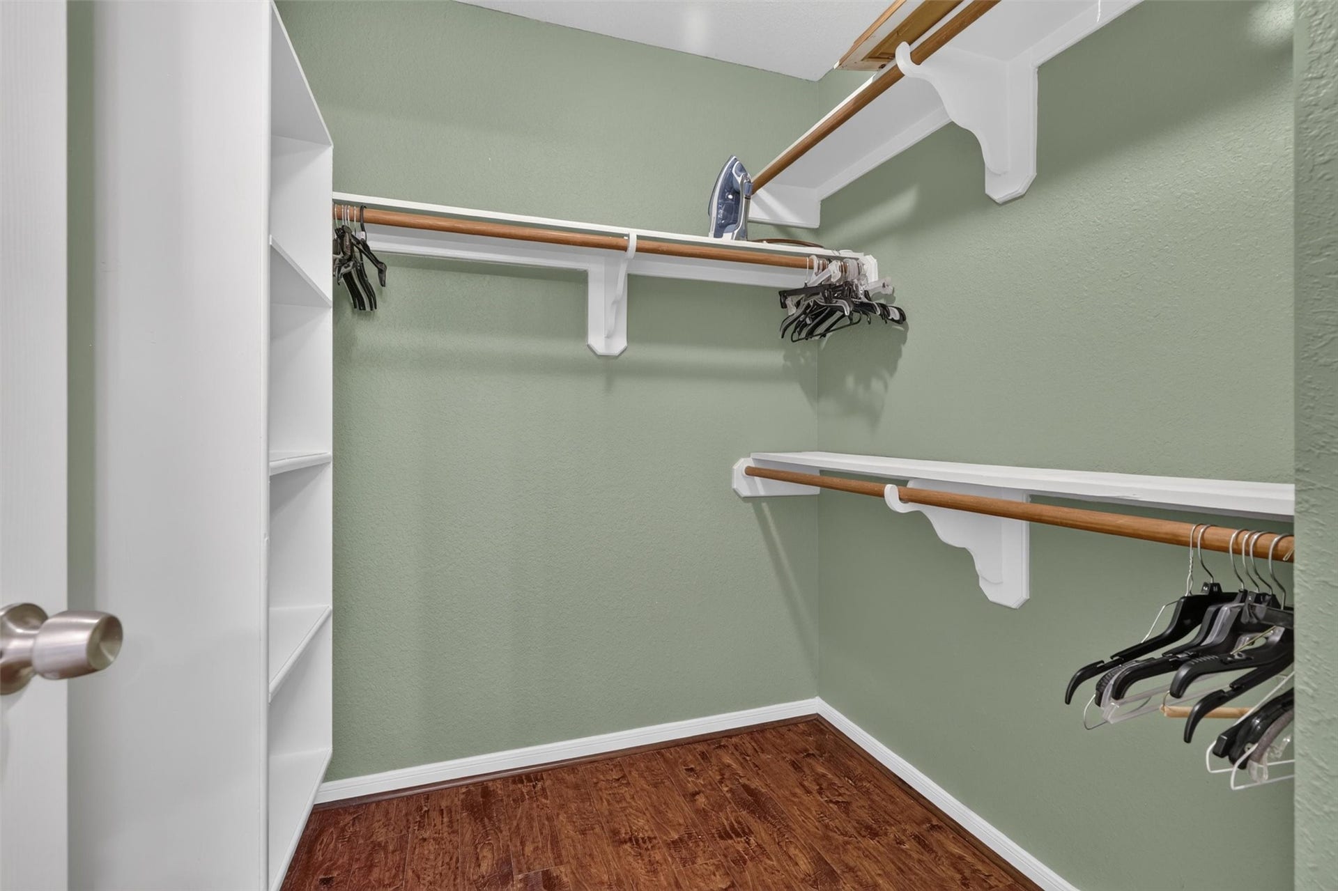1306 N Gabriel River Circle, Sugar Land, TX 77478 Primary closet