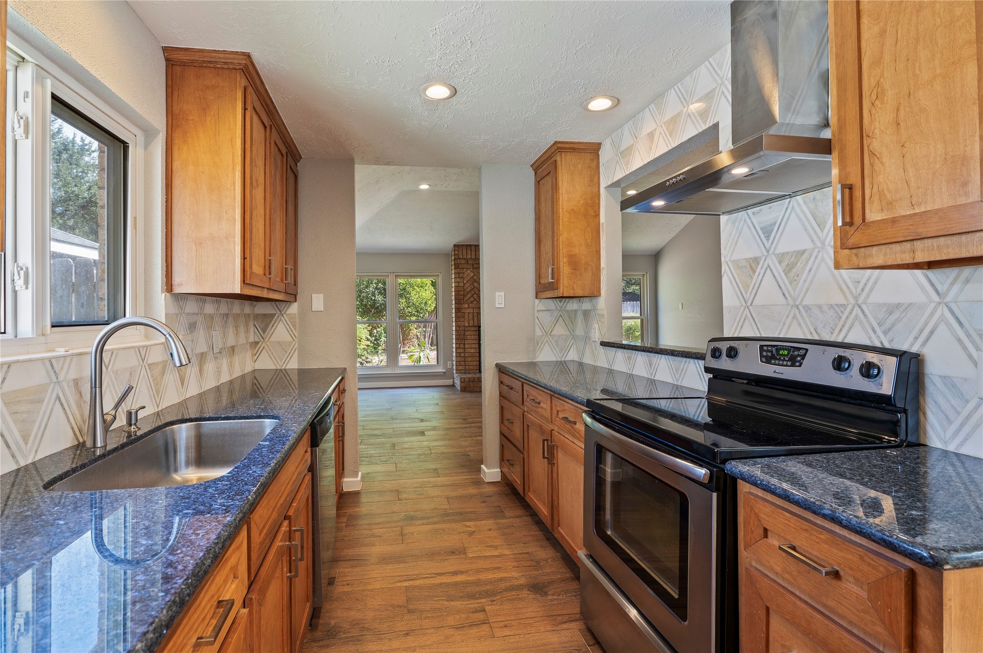 312 Thistlewood Court, League City, TX 77573 312 Thistlewood Court, League City, TX 77573