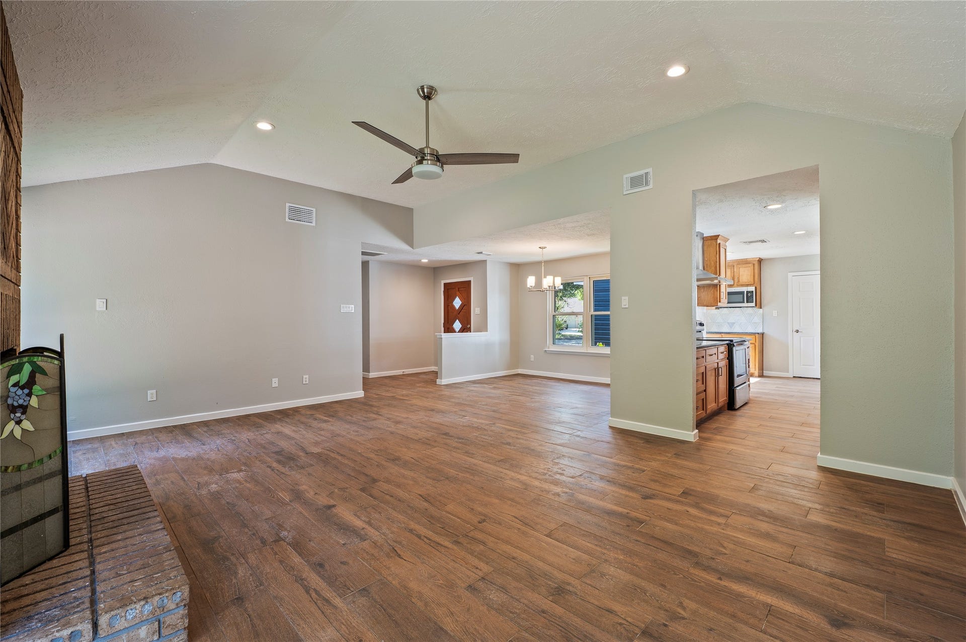 312 Thistlewood Court, League City, TX 77573 312 Thistlewood Court, League City, TX 77573