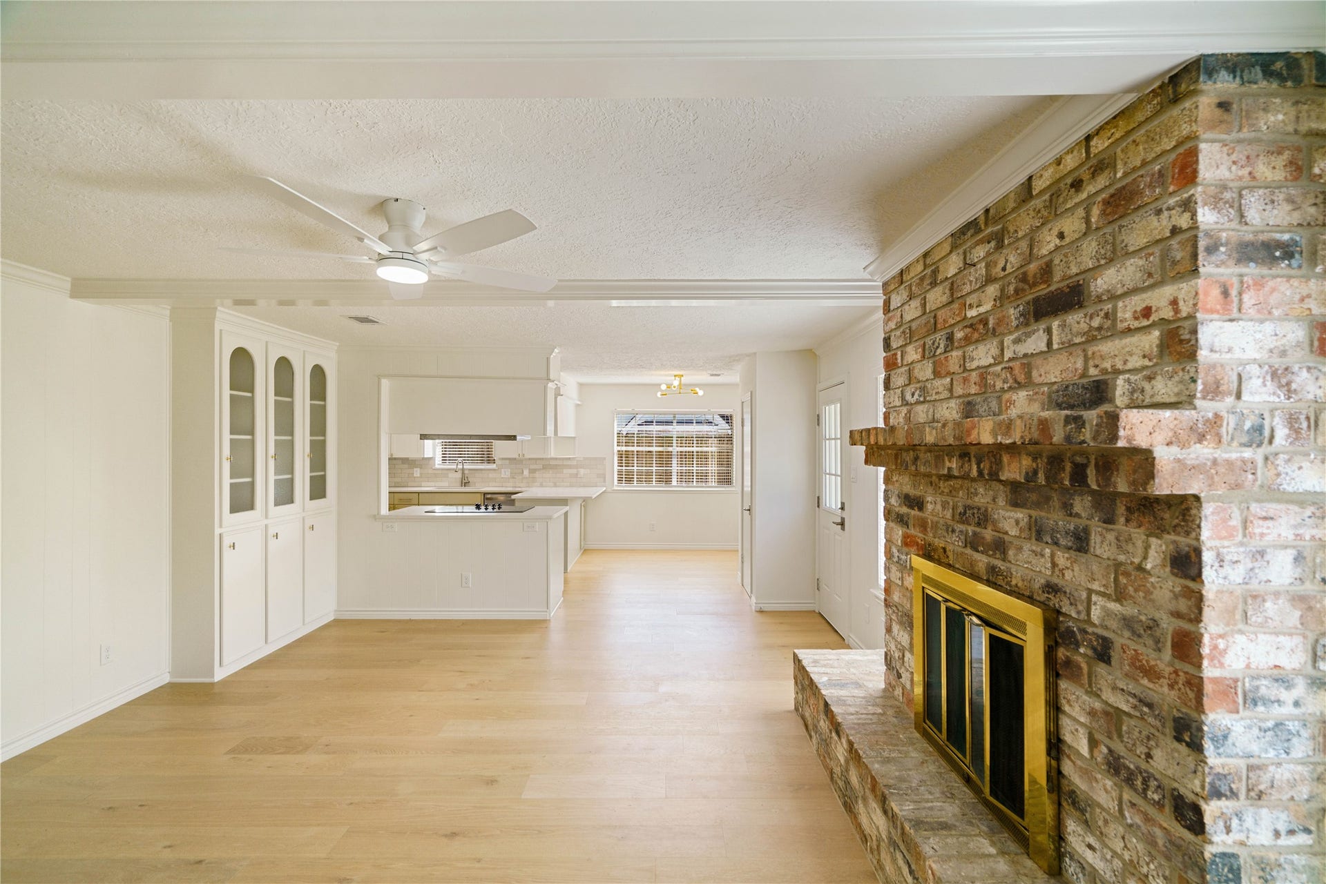 5707 Ash Oak Drive, Houston, TX 77091