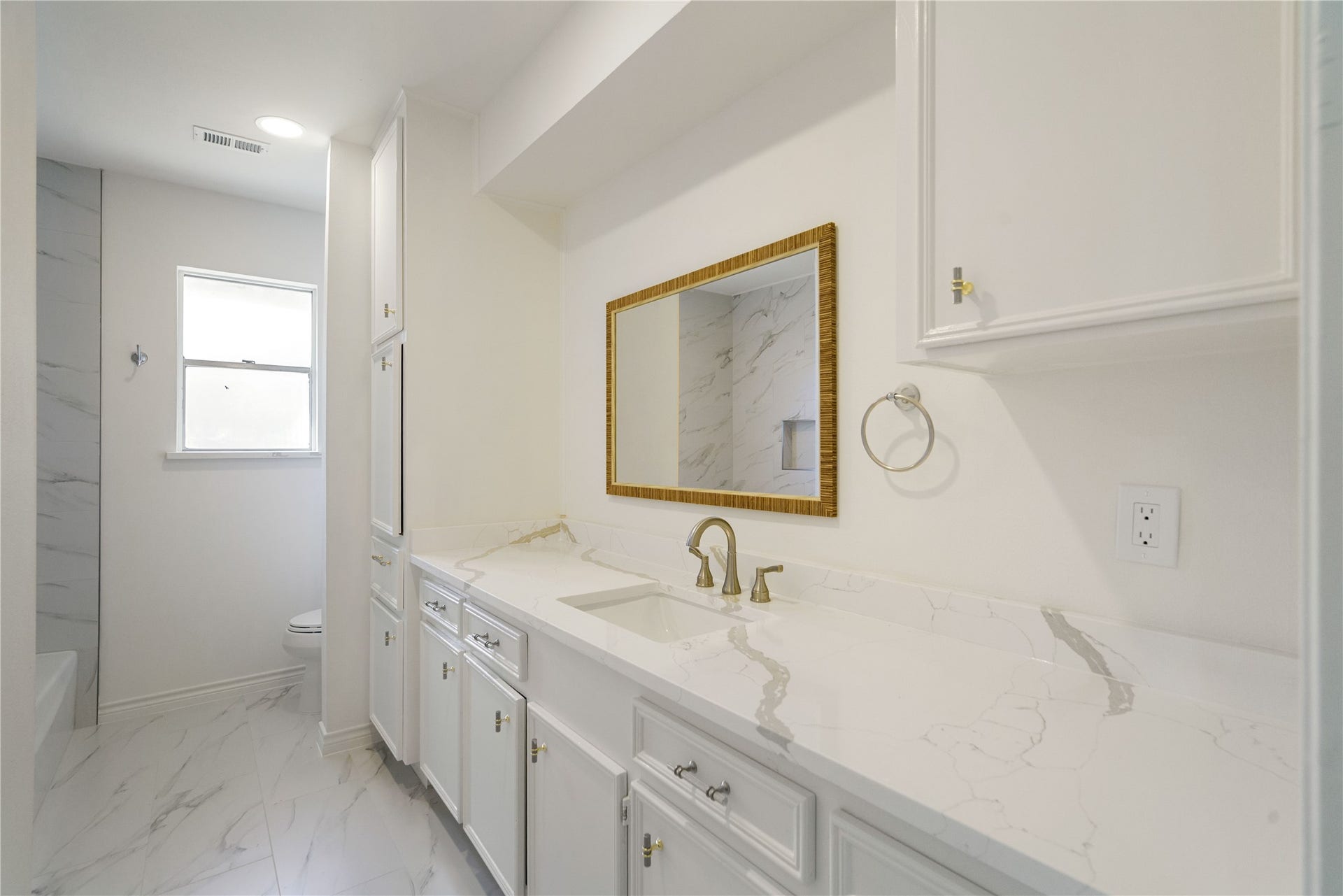 5707 Ash Oak Drive, Houston, TX 77091
