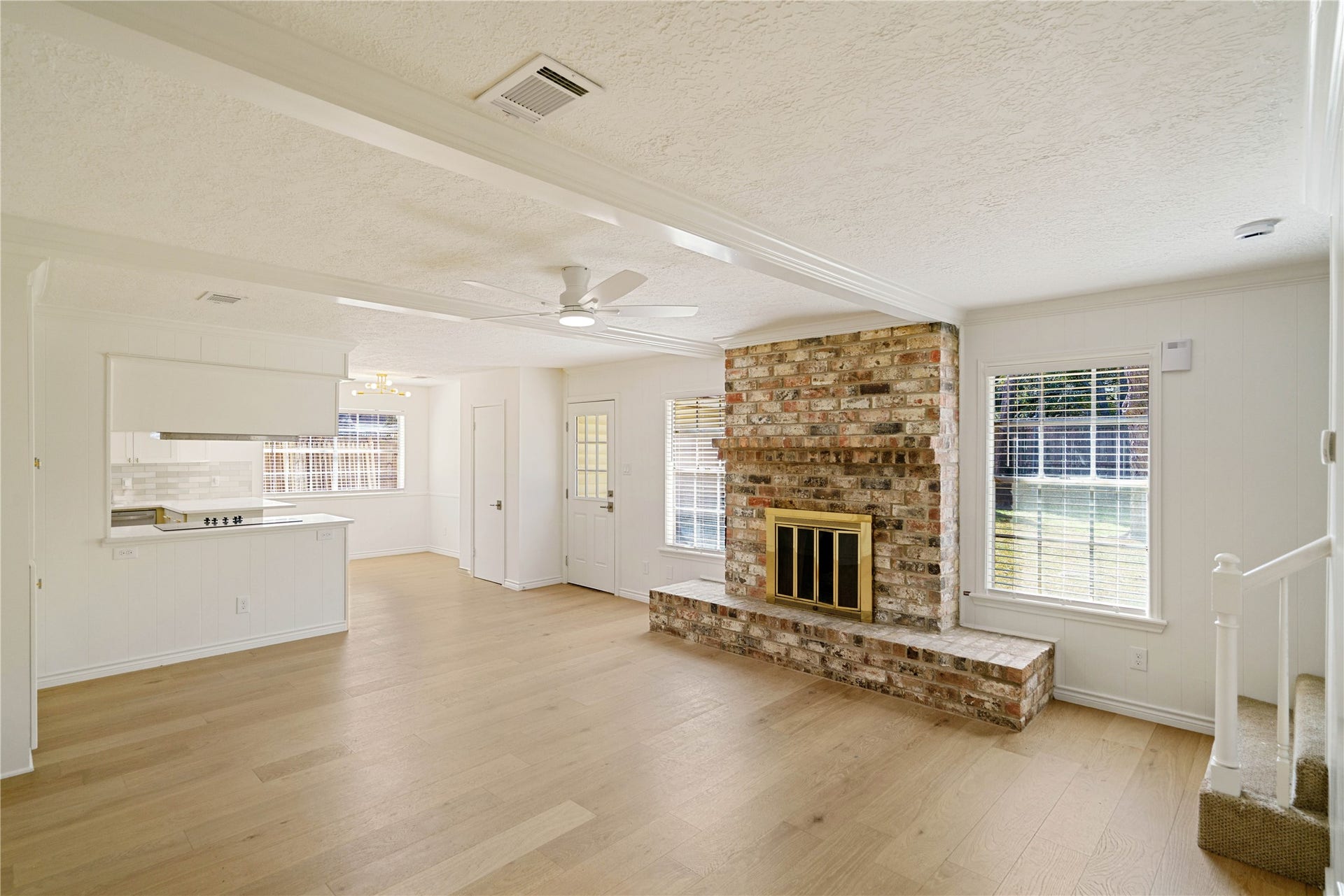 5707 Ash Oak Drive, Houston, TX 77091