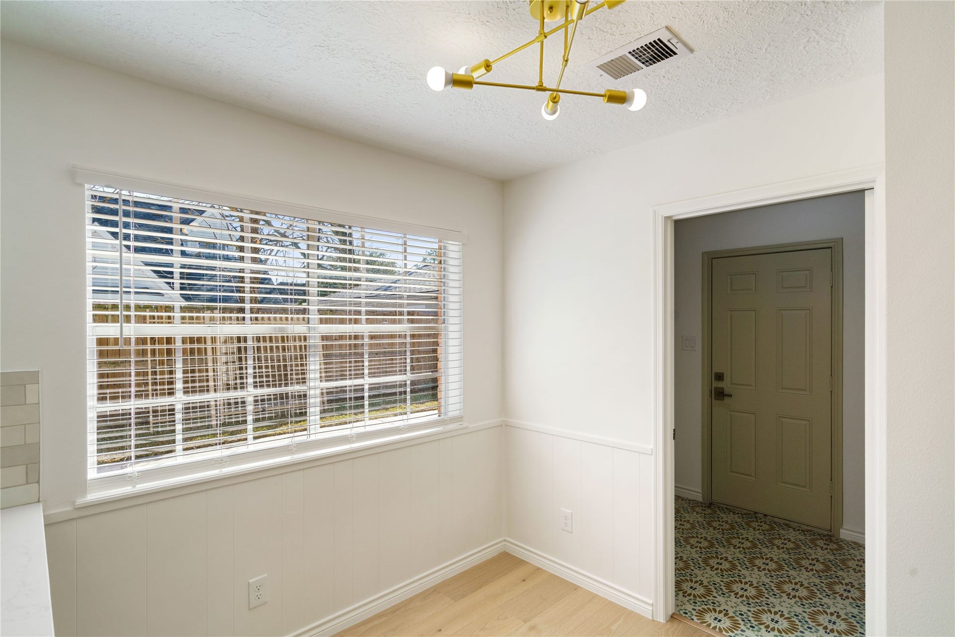 5707 Ash Oak Drive, Houston, TX 77091