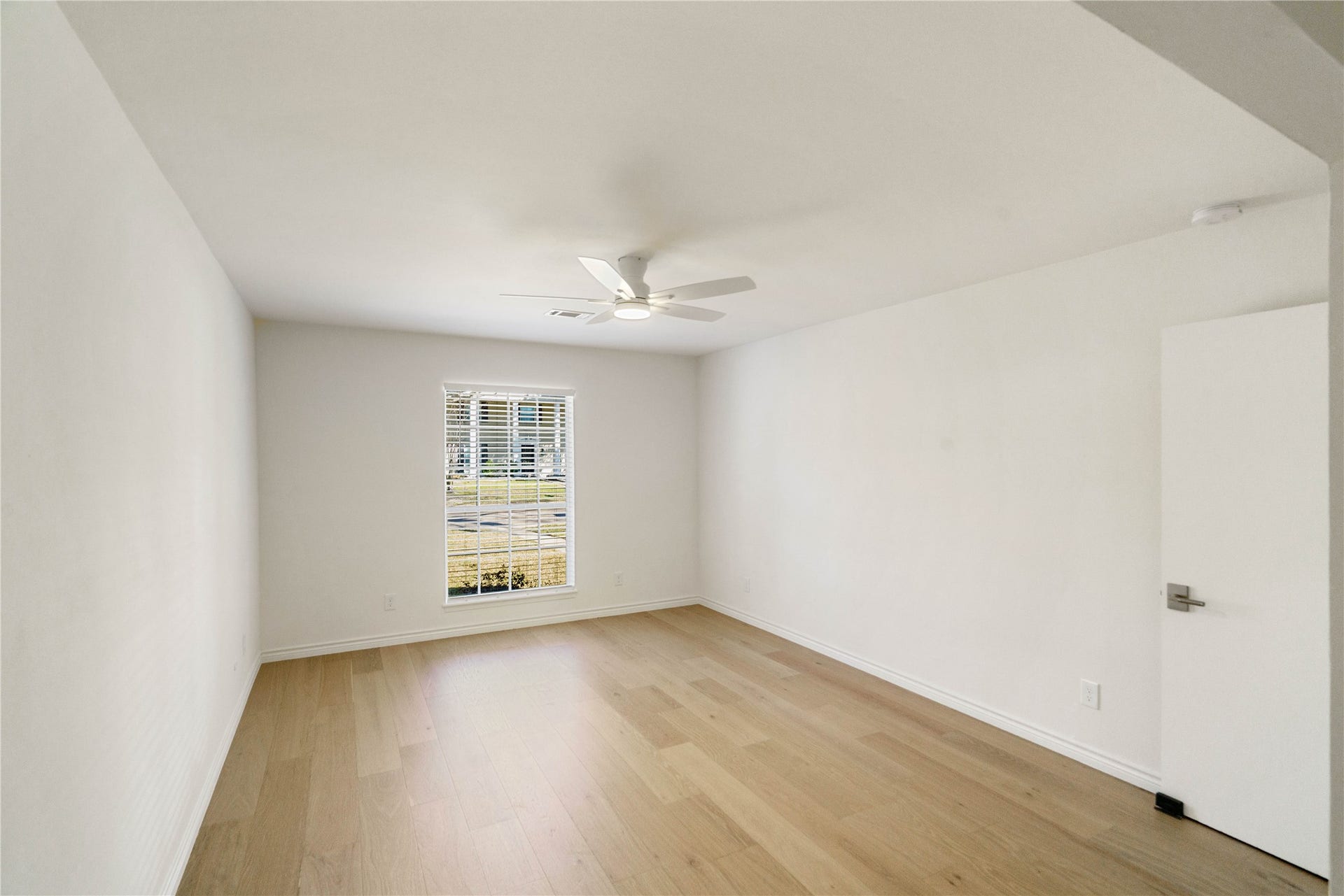 5707 Ash Oak Drive, Houston, TX 77091