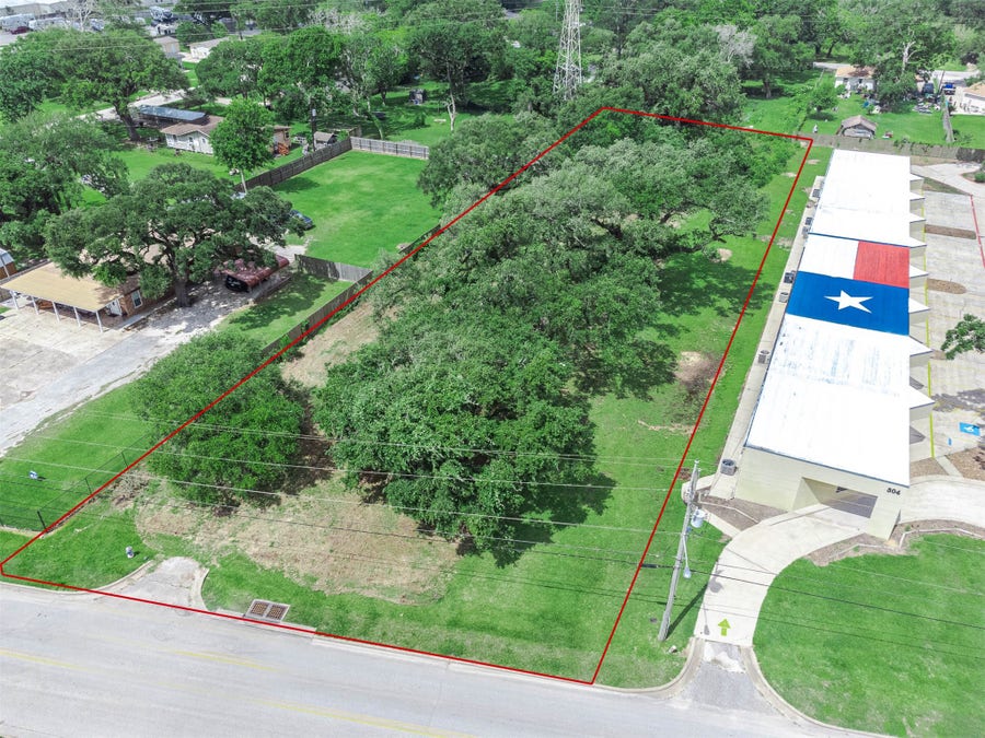 Property photo for 516 Brazosport blvd South, Clute, TX