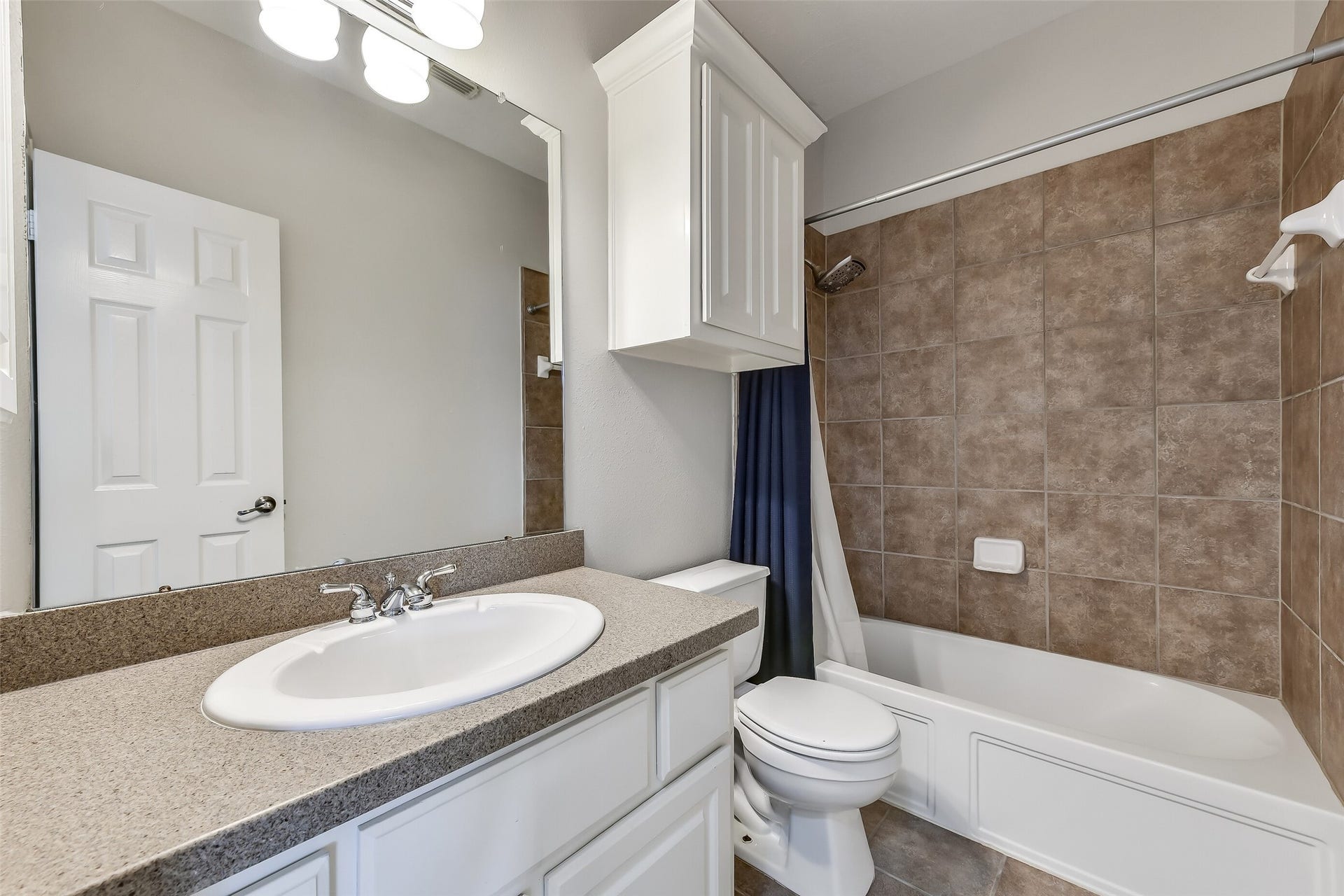 8407 Alyssa Gardens Lane, Humble, TX 77396 Fourth full bathroom serving the game-room and 5th bedroom.